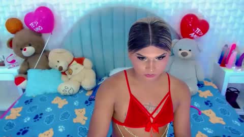 Snapshot of party_duo_trans chatting on 02.15.25 sara y cata online show from 02.15.25