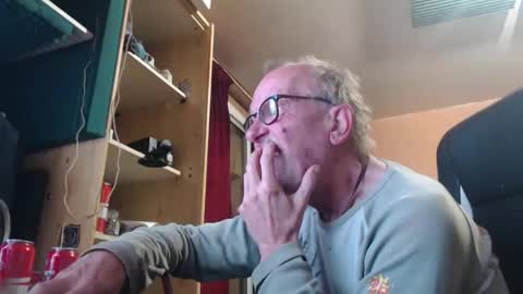 Snapshot of pascal88881 chatting on 10.13.25 pascal88881 online show from 10.13.25