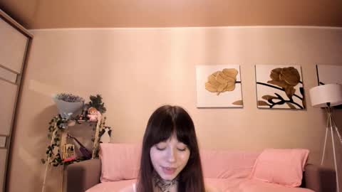 Snapshot of passionate_isabella chatting on 09.24.25 Bella online show from 09.24.25