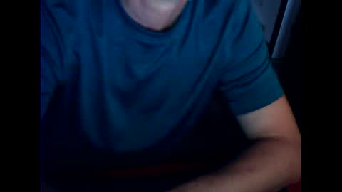 Snapshot of patou1995 chatting on 10.31.25 patou1995 online show from 10.31.25