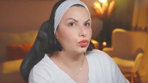 Snapshot of patricia_bennett chatting on 11.02.25 Patricia online show from 11.02.25