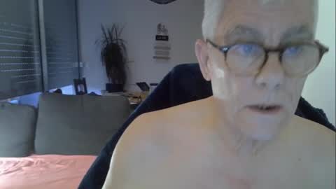 Snapshot of patrick5275 chatting on 06.06.26 patrick5275 online show from 06.06.26