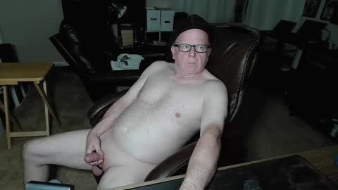 Snapshot of patrickstroking chatting on 10.25.25 patrickstroking online show from 10.25.25