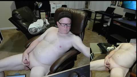 Snapshot of patrickstroking chatting on 11.23.25 patrickstroking online show from 11.23.25