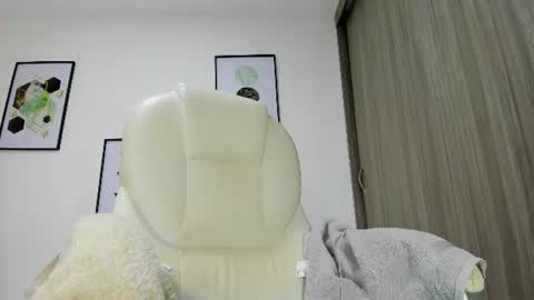 Snapshot of patyy_37 chatting on 06.25.26 Paty online show from 06.25.26