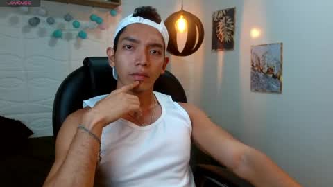 Snapshot of paul_cros chatting on 05.23.26 paul_cros online show from 05.23.26