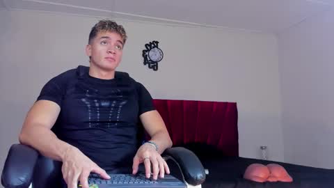 Snapshot of paul_george212 chatting on 09.23.25 Paull George online show from 09.23.25