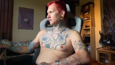 Snapshot of paul_razor chatting on 06.13.26 Paul online show from 06.13.26