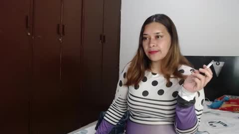 Snapshot of paula_anderson chatting on 10.05.25 PAULA online show from 10.05.25