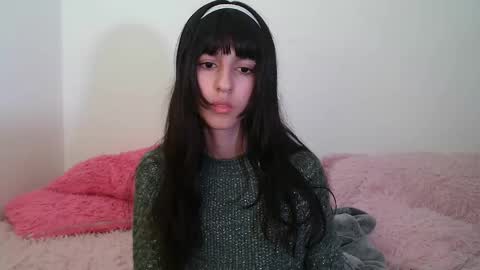 Snapshot of paulainblue chatting on 02.15.25   online show from 02.15.25