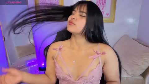 Live 800am 200pm COLOMBIAN HOUR online show from 02.20.26