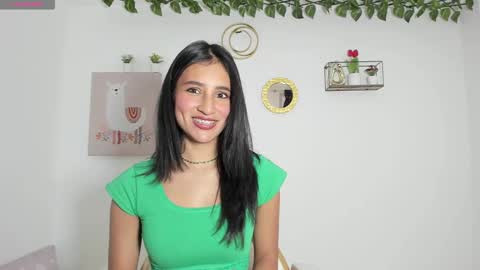 Snapshot of paulina_moons_1 chatting on 01.31.25 paulina moos 1 online show from 01.31.25