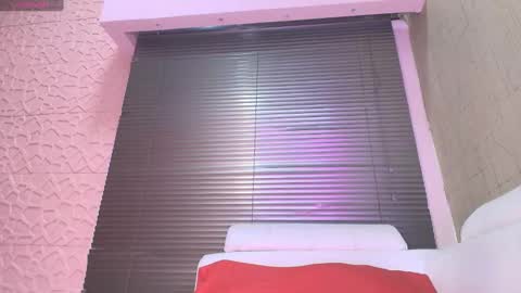 PaulinaSaennz online show from 02.25.25