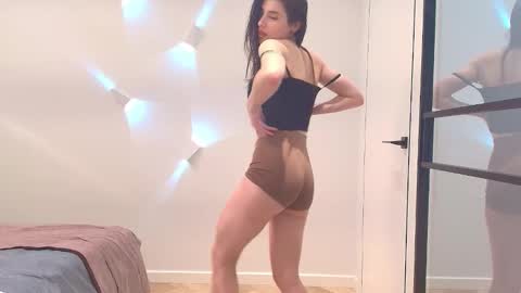 Pauline online show from 12.19.25