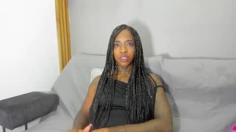 Pauline online show from 09.11.25