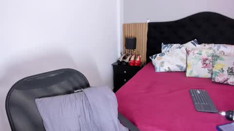 Pauline online show from 03.30.26