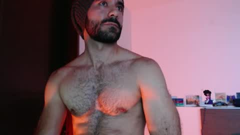 Snapshot of paulripped chatting on 10.12.25 Paul online show from 10.12.25