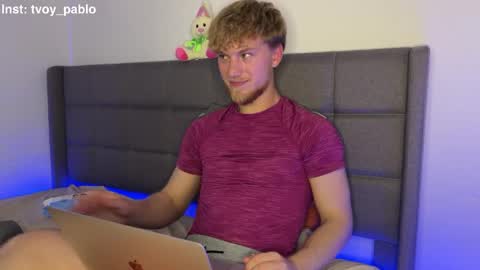Snapshot of pavelrey chatting on 04.26.26 Pavel online show from 04.26.26