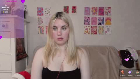 Snapshot of pawwsup1 chatting on 12.26.24 Allisses online show from 12.26.24