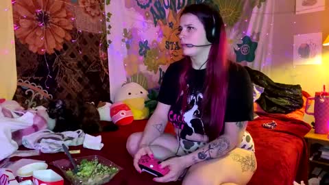 Snapshot of payyourprincessjess chatting on 12.21.24 payyourprincessjess online show from 12.21.24