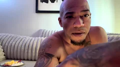 Snapshot of pcuddy3 chatting on 02.18.25 Phenomenal online show from 02.18.25