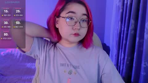 Snapshot of peach_shy chatting on 10.13.25 Lilian online show from 10.13.25