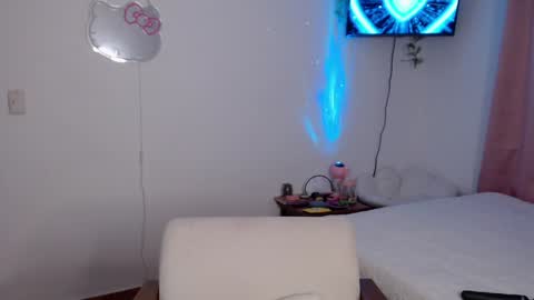 peacherry_ online show from 12.31.24