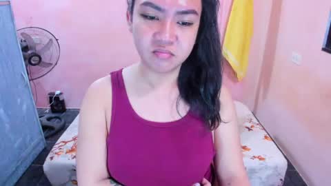 Snapshot of peachperfect_ chatting on 04.21.26 I dont demand tokens for as long as youre not requesting anything but that doesnt mean I dont need tokens.. I dont do free online show from 04.21.26