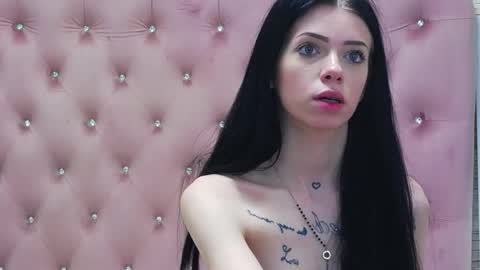 Snapshot of peachyella26 chatting on 02.18.26 Ella online show from 02.18.26