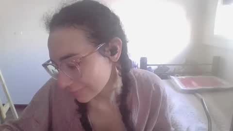 Snapshot of peachylatina1 chatting on 11.28.25 peachy online show from 11.28.25