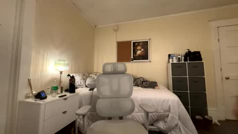 PeachyObsession online show from 04.07.26