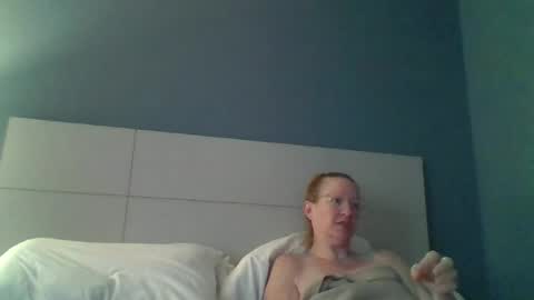Snapshot of peanutbutterandjealous1 chatting on 06.14.26 peanutbutterandjealous1 online show from 06.14.26