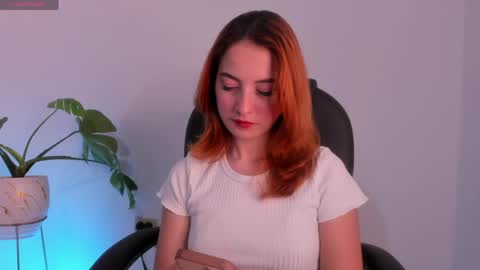 Snapshot of pear__moon chatting on 05.22.26 LILLY online show from 05.22.26