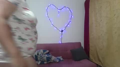 Snapshot of pecadodulce chatting on 12.19.24 pecadodulce online show from 12.19.24