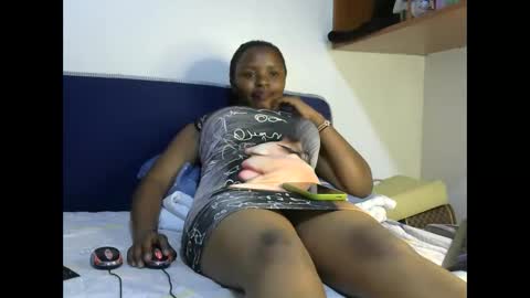 Snapshot of peekyshams chatting on 02.11.25 peekyshams online show from 02.11.25