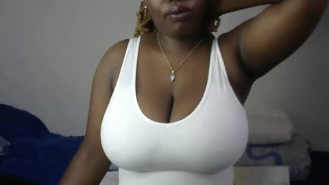 Snapshot of peekyshams chatting on 04.14.26 peekyshams online show from 04.14.26