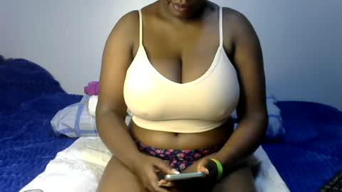 Snapshot of peekyshams chatting on 06.18.26 peekyshams online show from 06.18.26