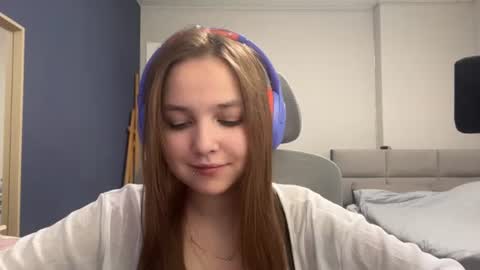Snapshot of peepapa chatting on 06.23.26 Luna Vale online show from 06.23.26