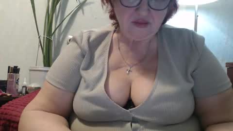 Snapshot of peggysoft chatting on 04.22.26 PeggySoft online show from 04.22.26