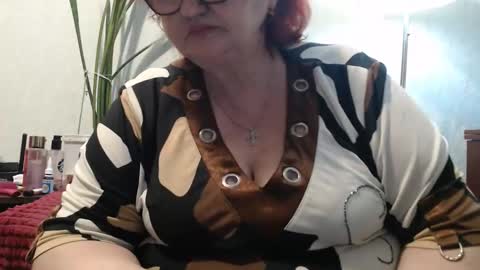 Snapshot of peggysoft chatting on 05.04.26 PeggySoft online show from 05.04.26