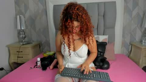Snapshot of penelope_cox chatting on 05.21.26 Penelope online show from 05.21.26