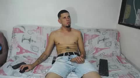 independent model online show from 09.11.25