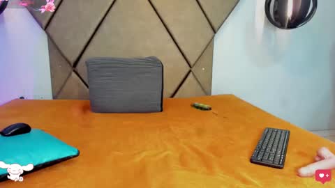 Snapshot of penelopeguzman__ chatting on 10.04.25 Sweet Penelope online show from 10.04.25