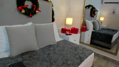 penelopeowenn online show from 11.30.25