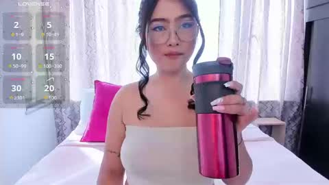 Snapshot of penny_baker chatting on 09.11.25 TATIANA  online show from 09.11.25