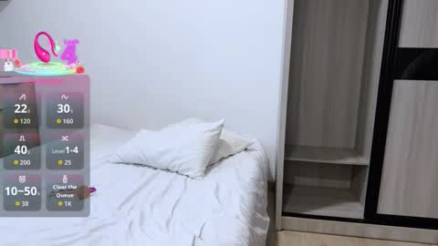 Snapshot of penny_coco chatting on 11.21.25 penny_coco online show from 11.21.25