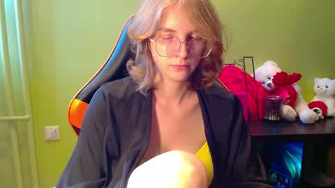 Snapshot of penny_lust chatting on 07.28.26 Penny online show from 07.28.26