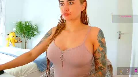 Hi Im Penelope  better vibrations  1111 online show from 07.14.26