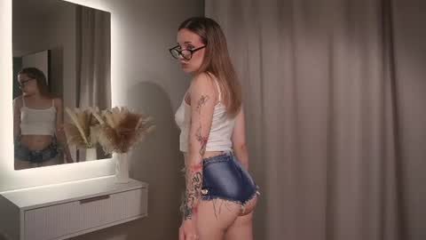 im Kira today is my 1st day here 3 online show from 07.21.26