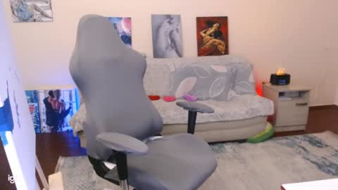 Snapshot of pepper_corn chatting on 12.13.24 Olga and Kirill online show from 12.13.24